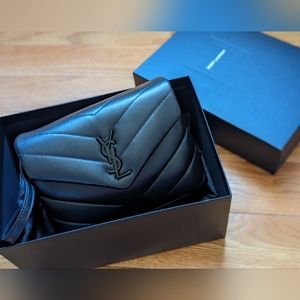 YSL Yves Saint Laurent Toy Loulou So Black with black hardware